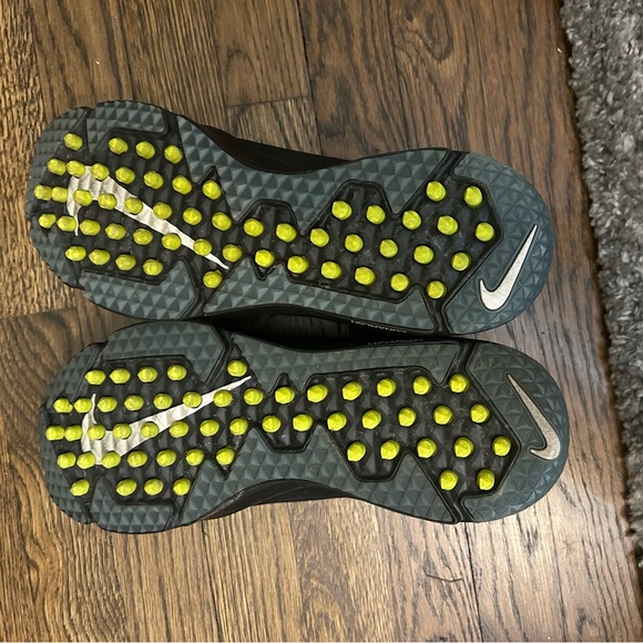 Nike Vapor Turf Shoes - Picture 3 of 3
